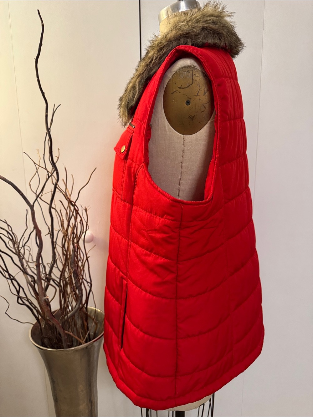Roz & Ali Bright Red Quilted Vest with Faux Fur Trim - Picture 3 of 6